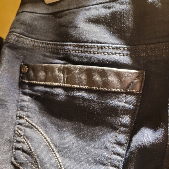 Jeans - Picture 9 of 9